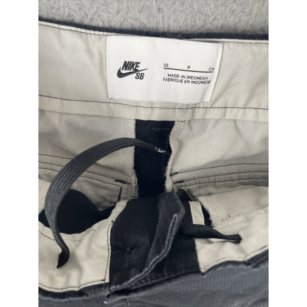 Nike SB Cargo Shorts Mens 26 x 9" Black Skateboarding DQ6292-010 - Picture 3 of 11
